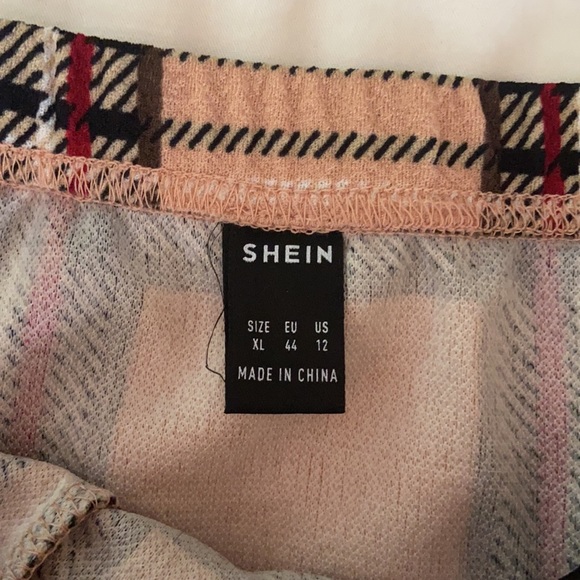 mini skirt - Picture 2 of 2